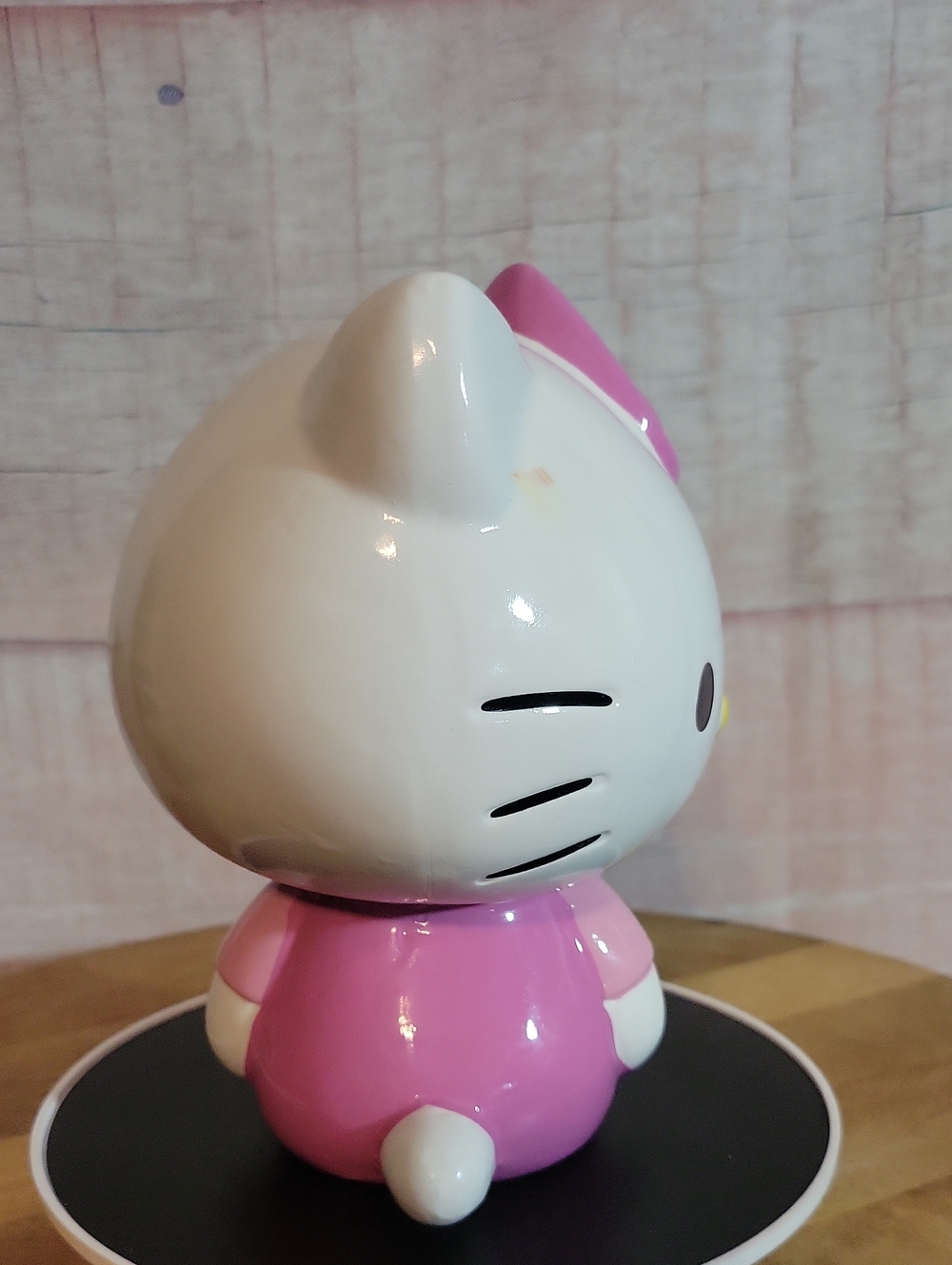 Hello Kitty Bank - Picture 8 of 10